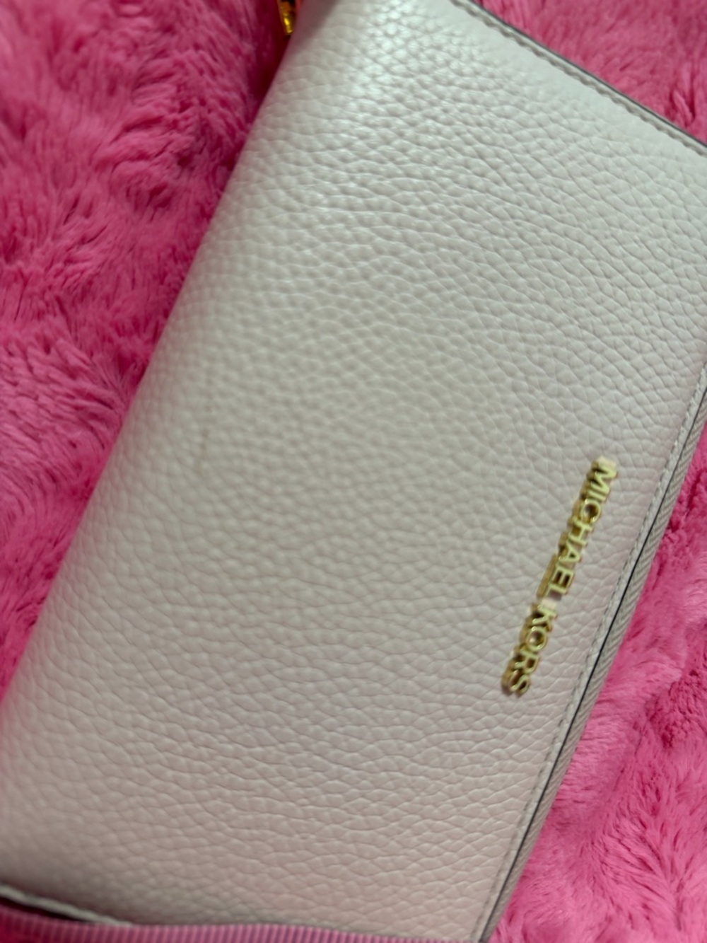 MICHAEL KORS Powder Pink Leather Zip-Around Wristlet Wallet - Picture 3 of 9